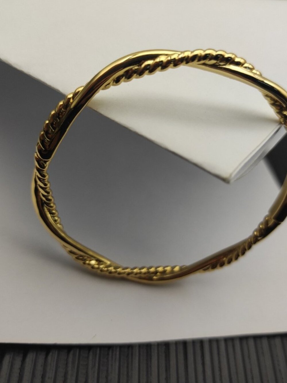 ◽️David Yurman◽️ 4.4mm Gold “Infinity” Interlaced Bracelet - Picture 6 of 7